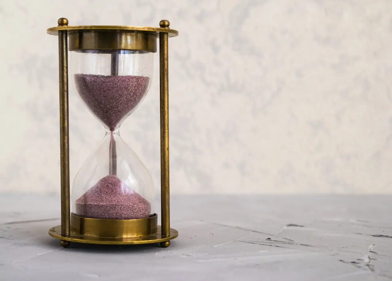 arizona statute of limitations criminal cases - hourglass on counter