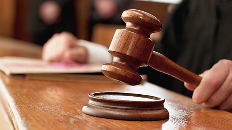 judge slamming gavel in court